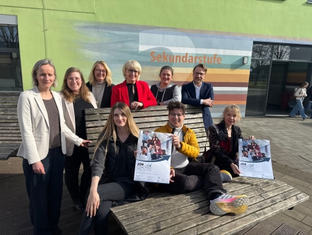 Begleiten junge Menschen gemeinsam auf ihrem Weg 